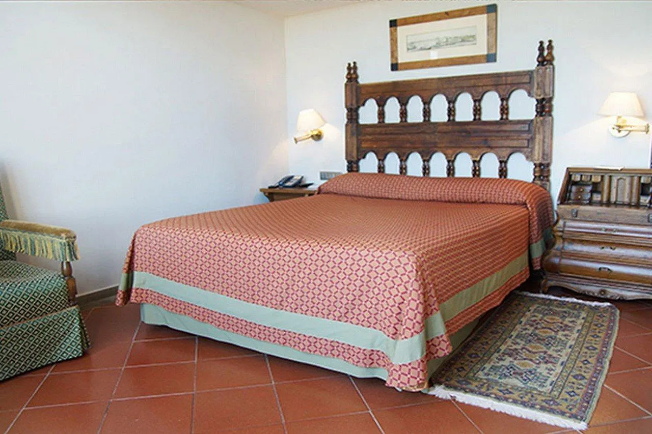 Parador De Cardona Hotel