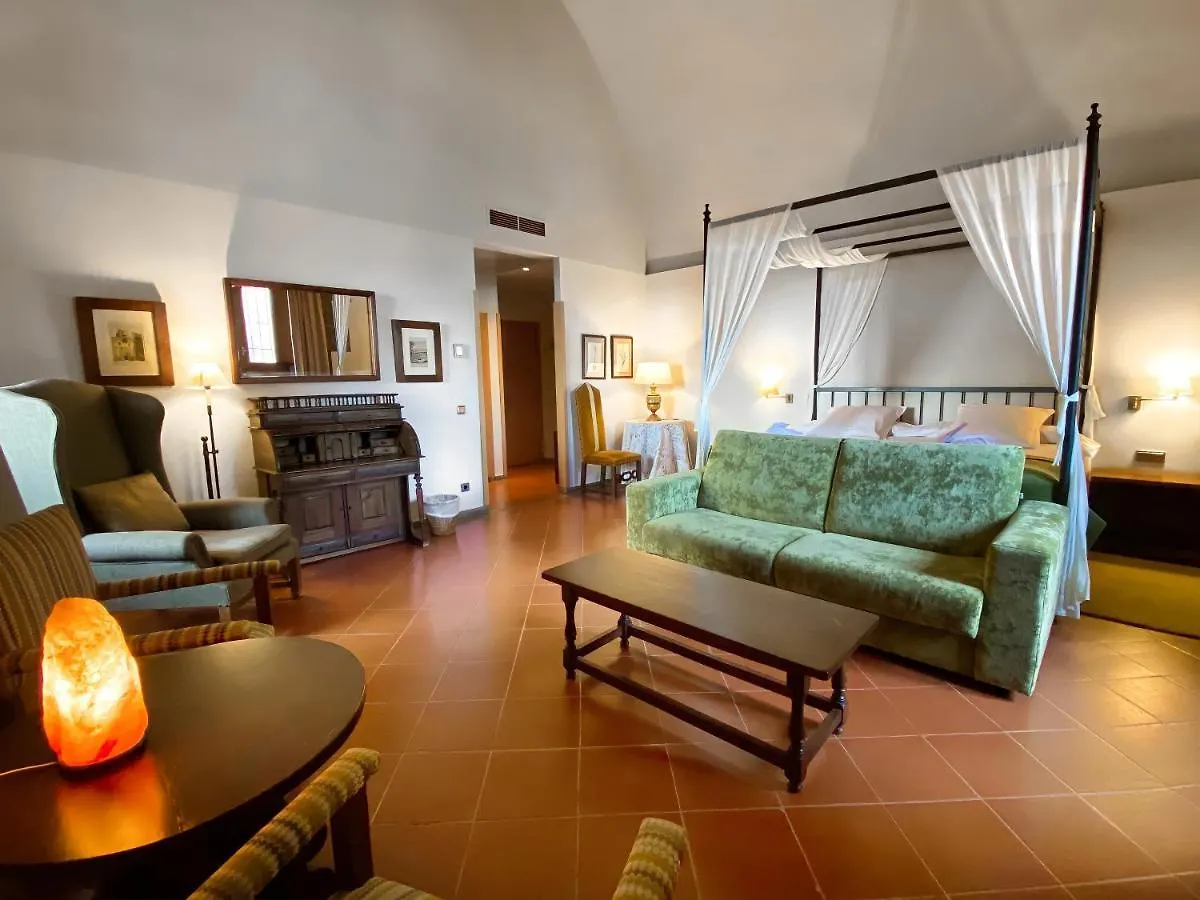 Parador De Cardona Hotel