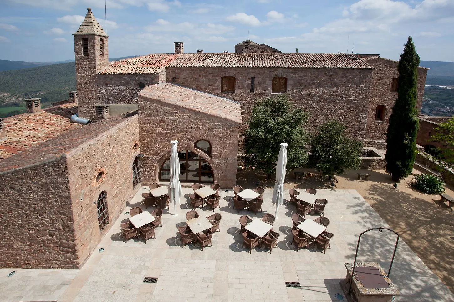Parador De Cardona Hotel