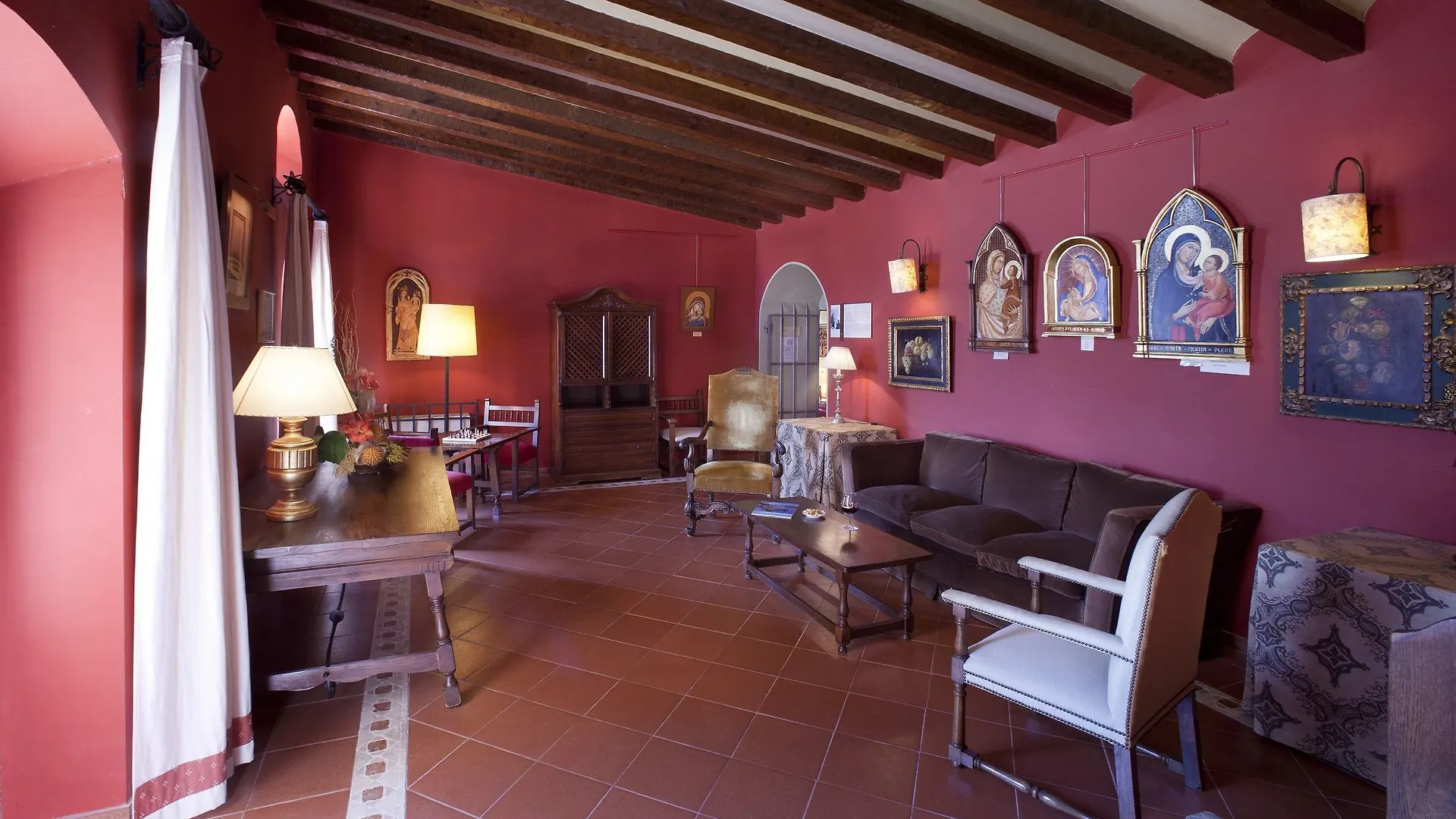 Parador De Cardona