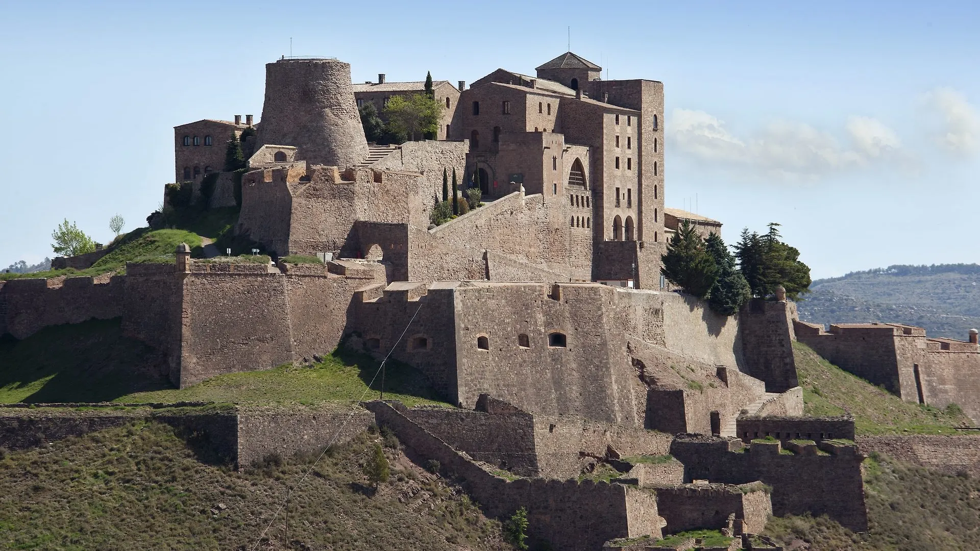 Parador De Cardona Hotel